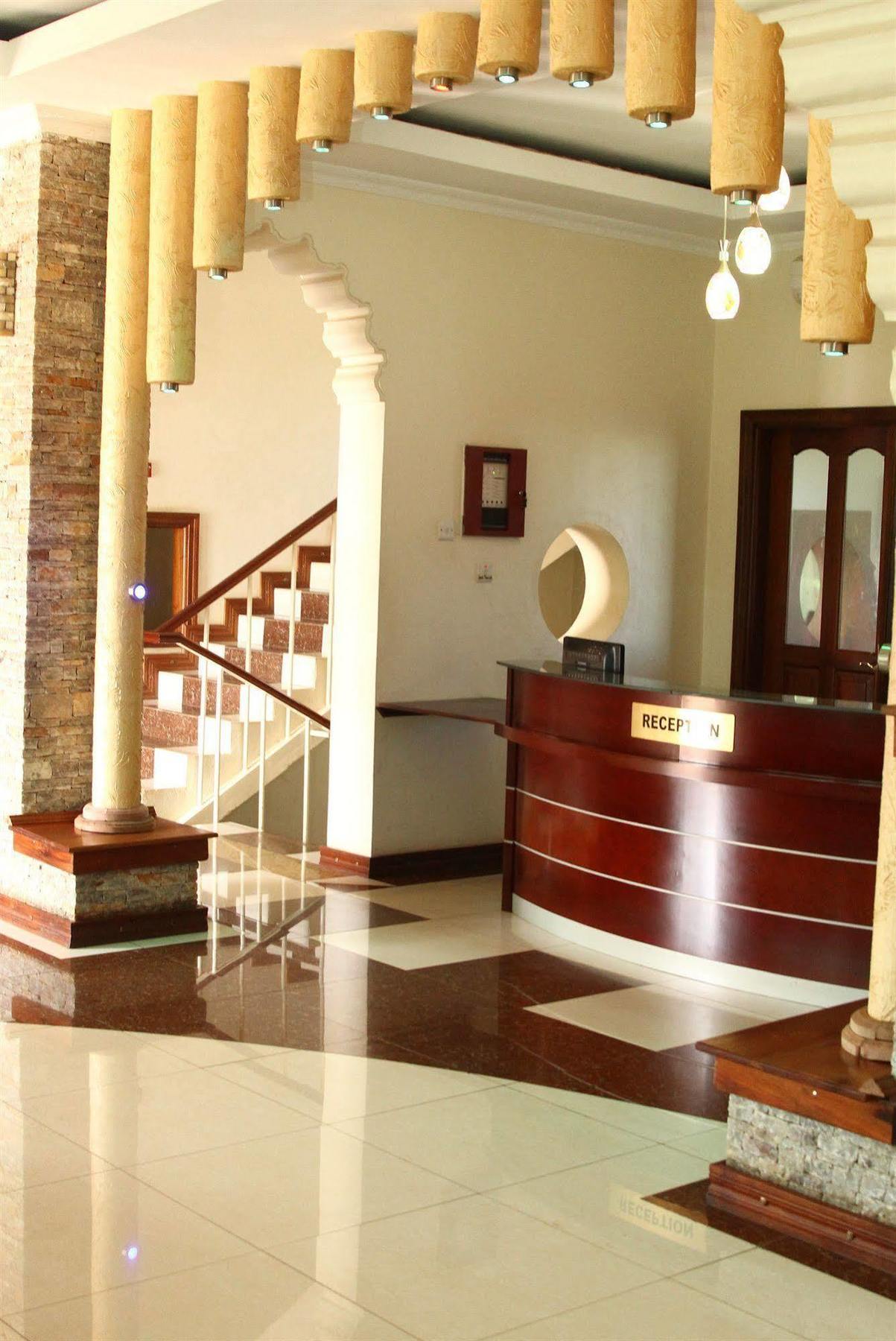 Casa Miltu Hotel Kampala Exterior foto